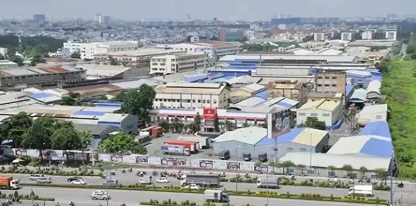 越南工業(yè)區(qū)因疫情出現(xiàn)返鄉(xiāng)大潮